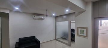 Room in  Office Space at Alkapuri – for Rent
