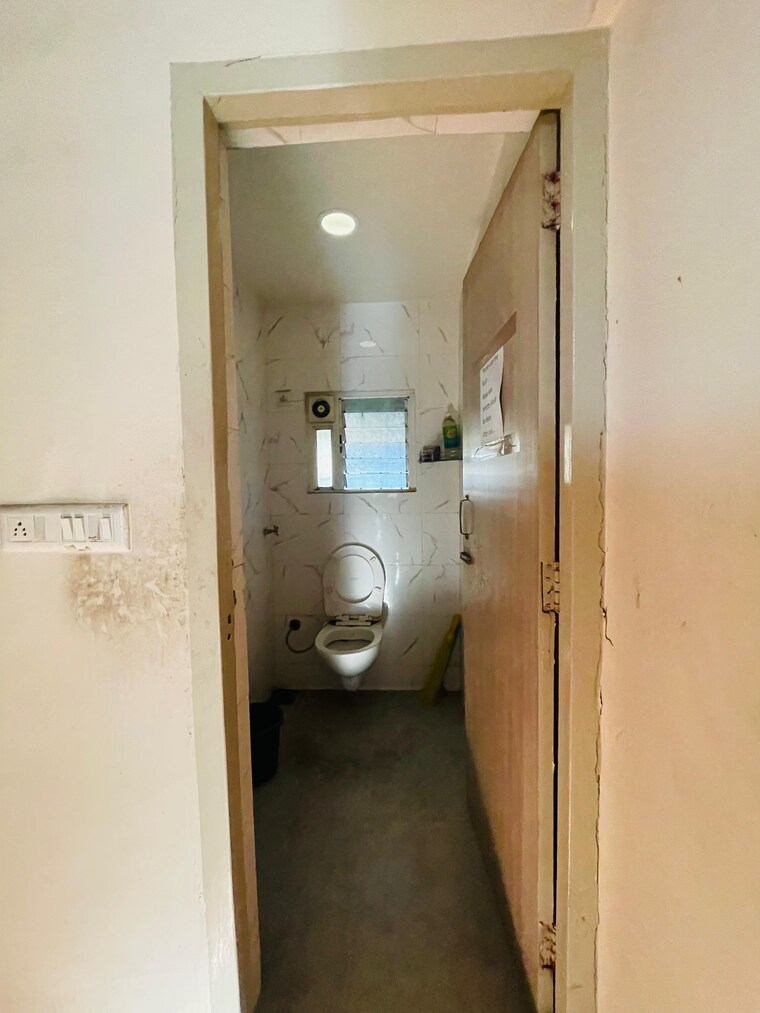 Bathroom, alkapuri Commercial Office Space 625 Sq.Ft. In Alkapuri Vadodara 9180640