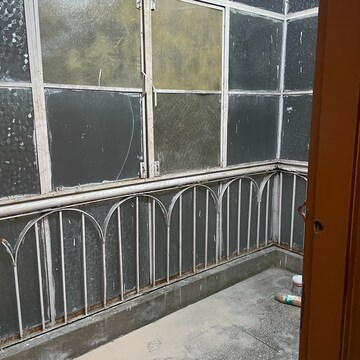Balcony in 1 BHK Apartment at Arawali Apartments, Sector 52 – for Rent