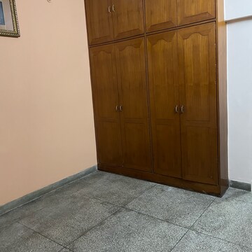 Room in 1 BHK Apartment at Arawali Apartments, Sector 52 – for Rent