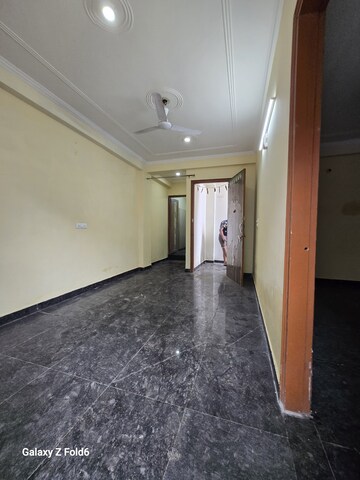 Room in 1 BHK Builder Floor at Chattarpur – for Rent
