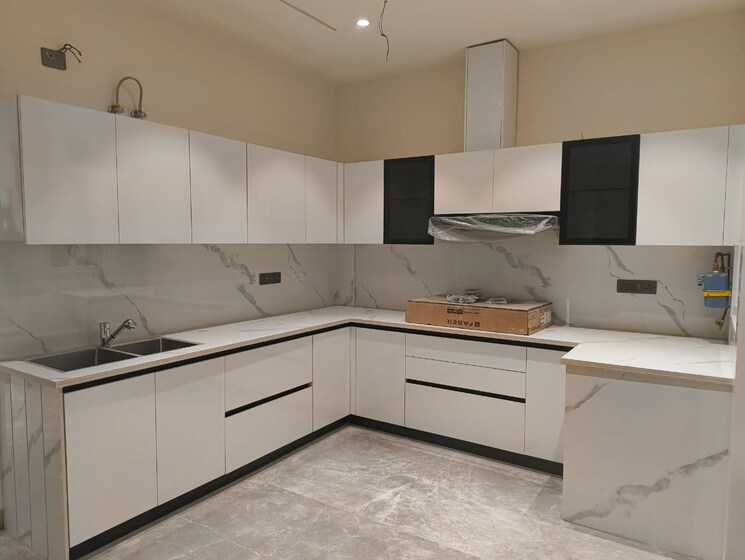 Kitchen, vikas puri 3 Bedroom 200 Sq.Yd. Builder Floor In Vikas Puri Delhi 9180696