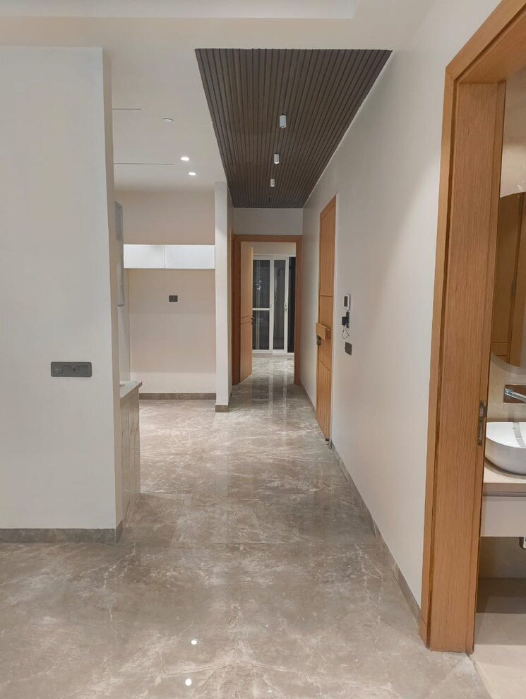 Room, vikas puri 3 Bedroom 200 Sq.Yd. Builder Floor In Vikas Puri Delhi 9180696