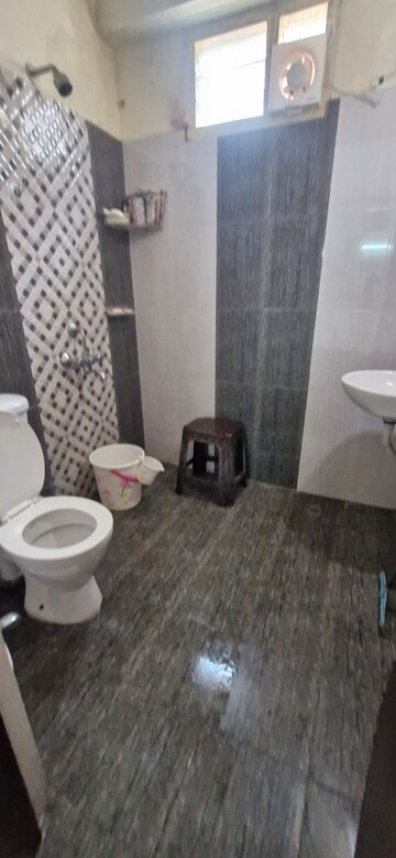 Parking in 2 BHK Builder Floor at Kondapur – for Rent