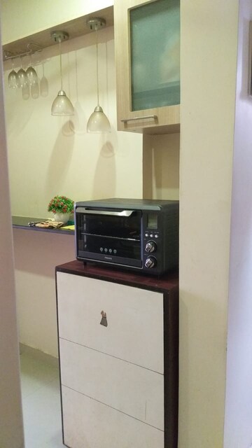 Furnished Amenities in 1 BHK Apartment at Bandra West – for Rent