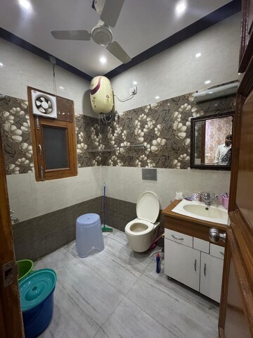 Team Area in 3 BHK Builder Floor at Sector 38 – for Rent