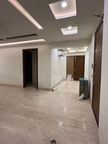 Building Lobby in 3 BHK Builder Floor at Palam Vihar Residents Association, Palam Vihar – for Rent