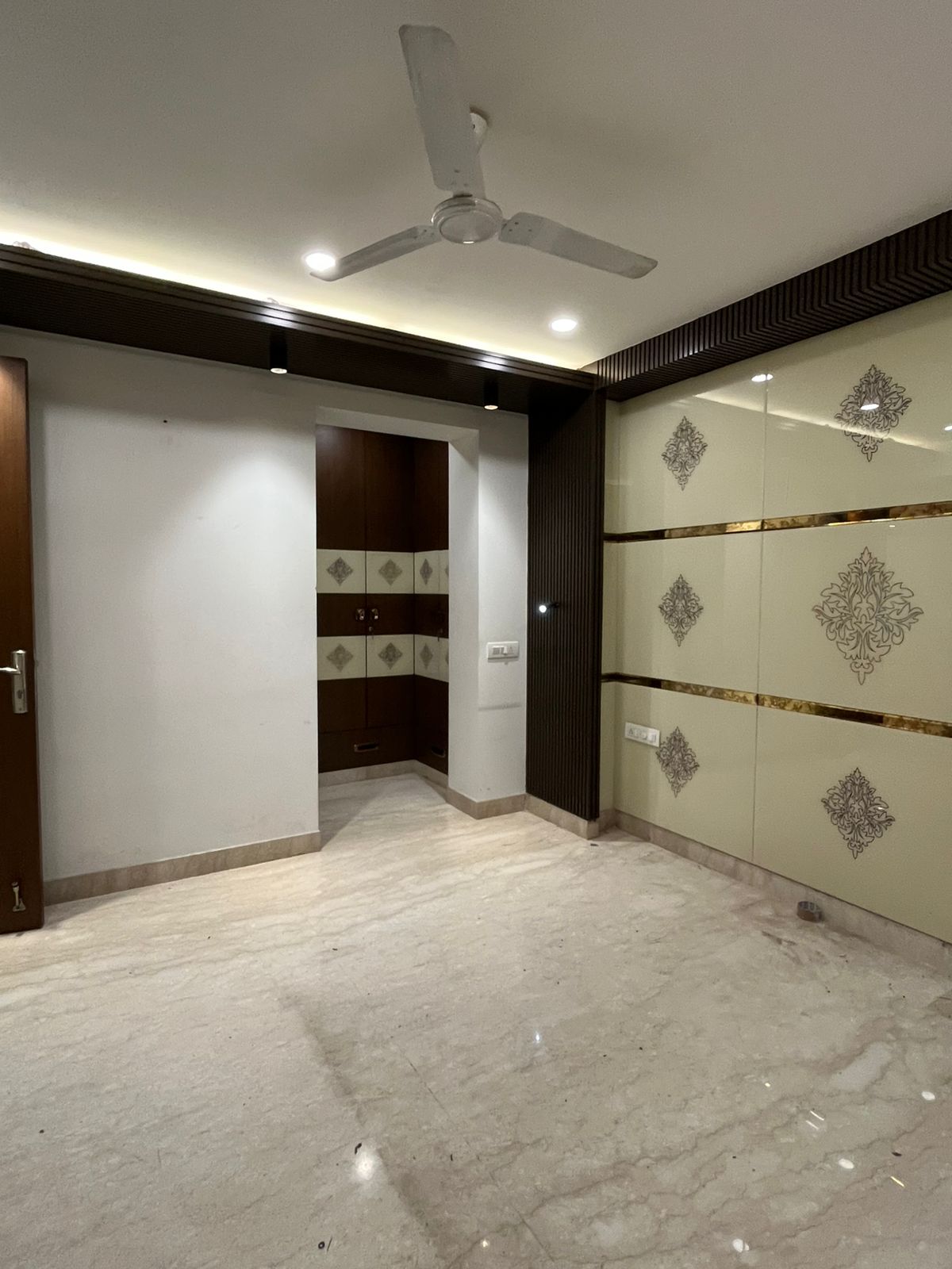 3 BHK 2500 Sq.Ft. Builder Floor in Palam Vihar Residents Association