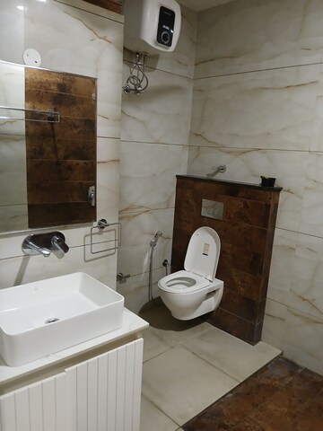 Bathroom in 2 BHK Builder Floor at Sector 34 – for Rent