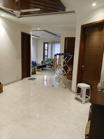 Living Room in 2 BHK Builder Floor at Sector 34 – for Rent