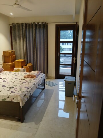 Bedroom in 2 BHK Builder Floor at Sector 34 – for Rent