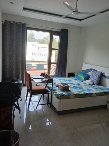 Bedroom in 2 BHK Builder Floor at Sector 34 – for Rent