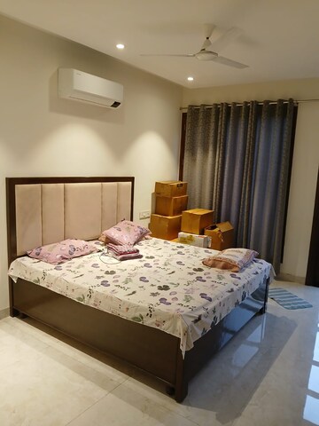 Bedroom in 2 BHK Builder Floor at Sector 34 – for Rent