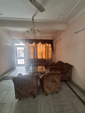Living Room in 2 BHK Builder Floor at Sector 35 – for Rent