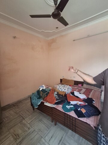 Bedroom in 2 BHK Builder Floor at Sector 35 – for Rent