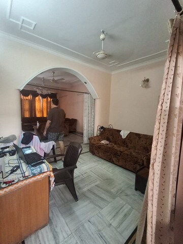 Bedroom in 2 BHK Builder Floor at Sector 35 – for Rent