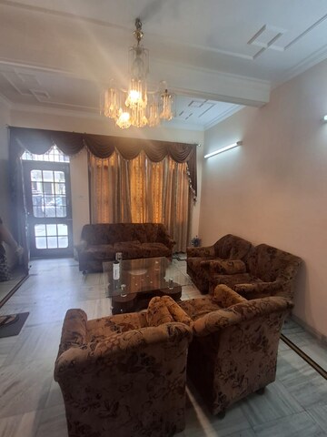 Living Room in 2 BHK Builder Floor at Sector 35 – for Rent