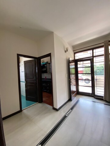 Room in 2 BHK Builder Floor at Sector 35 – for Rent