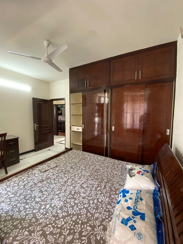 Bedroom in 2 BHK Builder Floor at Sector 35 – for Rent