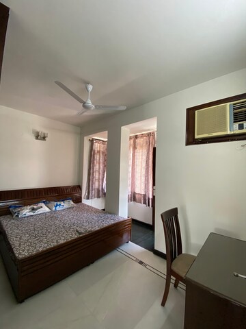 Bedroom in 2 BHK Builder Floor at Sector 35 – for Rent