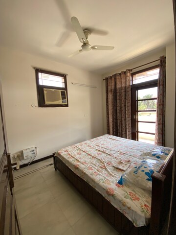 Bedroom in 2 BHK Builder Floor at Sector 35 – for Rent