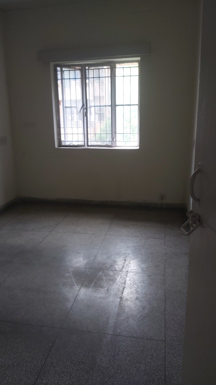 Room, mayur vihar 3 Bedroom 1250 Sq.Ft. Apartment In Mayur Vihar Delhi 9180762