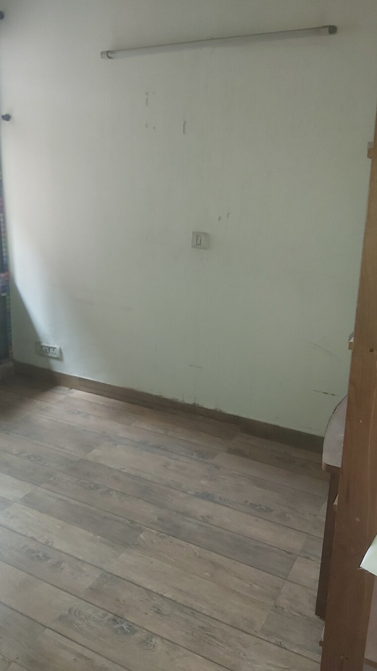 undefined, mayur vihar 3.5 Bedroom 1350 Sq.Ft. Apartment In Mayur Vihar Delhi 9180782