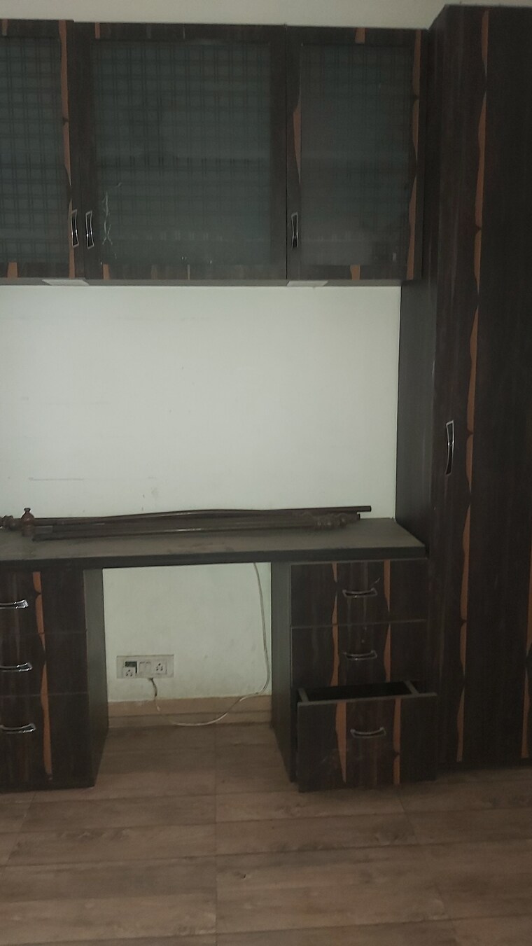 Room, mayur vihar 3.5 Bedroom 1350 Sq.Ft. Apartment In Mayur Vihar Delhi 9180782