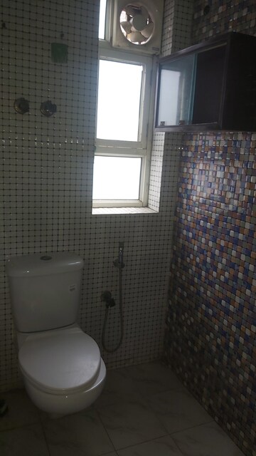Attached Bathroom in 3.5 BHK Apartment at Mayur Vihar – for Rent