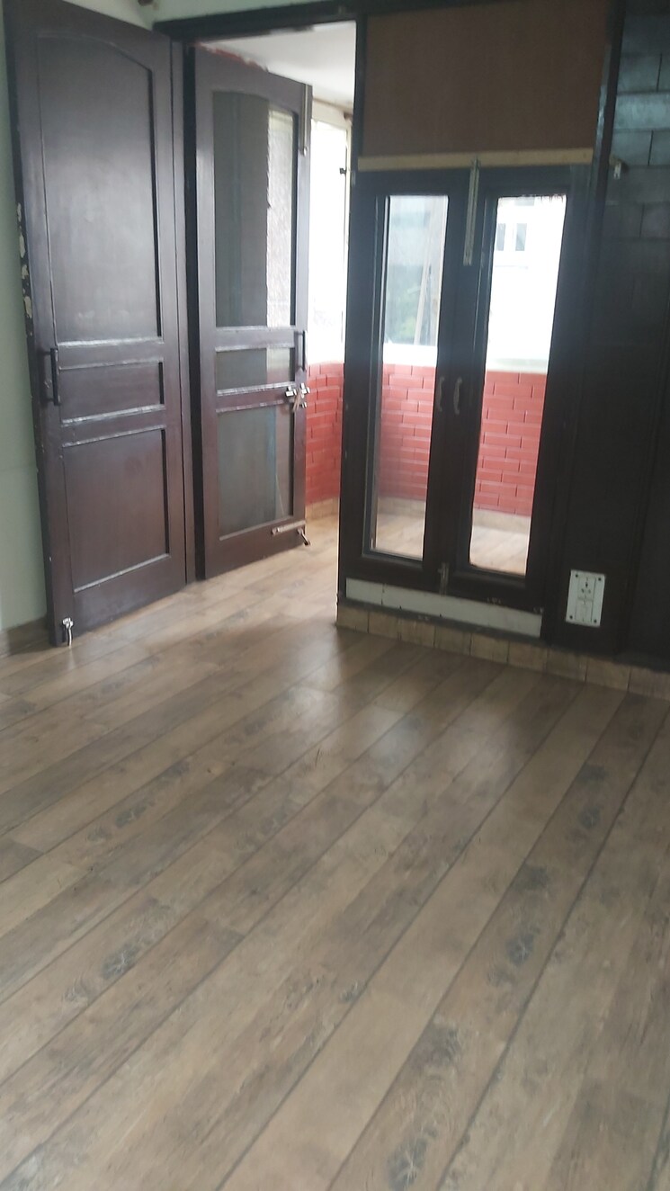 Room, mayur vihar 3.5 Bedroom 1350 Sq.Ft. Apartment In Mayur Vihar Delhi 9180782