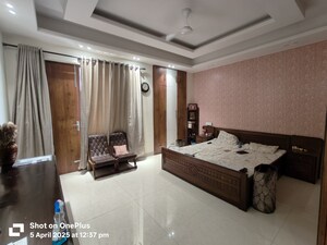 Living Room in 4 BHK Builder Floor at Unitech South City II, Sector 50 – for Sale