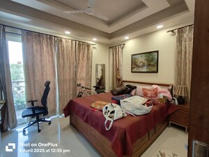 Living Room in 4 BHK Builder Floor at Unitech South City II, Sector 50 – for Sale