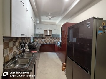 Living Room in 4 BHK Builder Floor at Unitech South City II, Sector 50 – for Sale