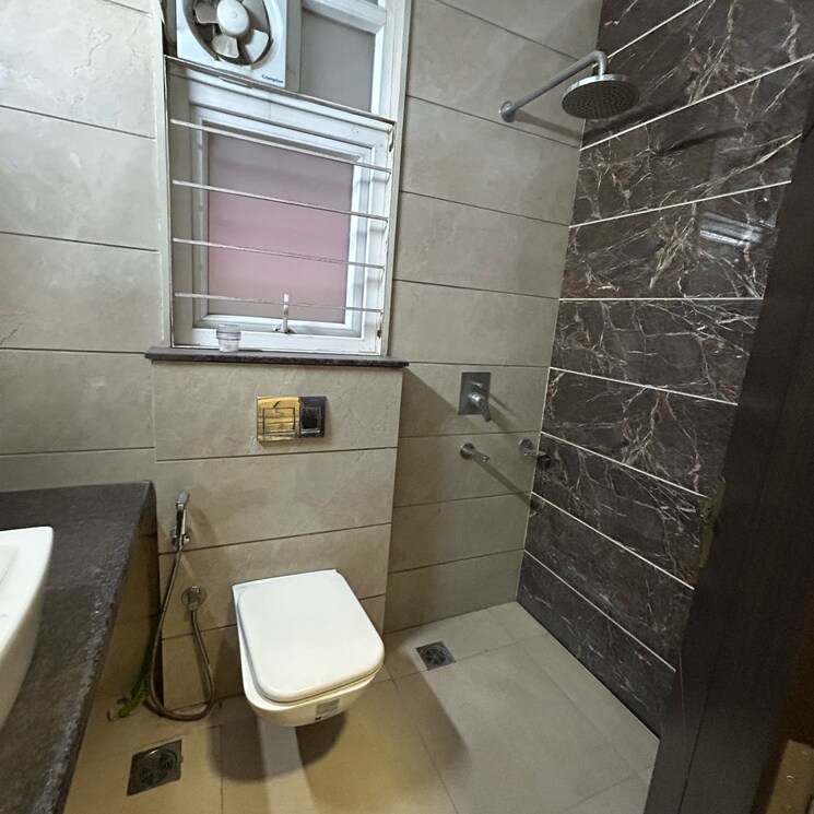 Bathroom, lajpat nagar ii 2 Bedroom 900 Sq.Ft. Builder Floor In Lajpat Nagar ii Delhi 9180790