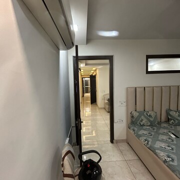Parking in 2 BHK Builder Floor at Lajpat Nagar ii – for Rent