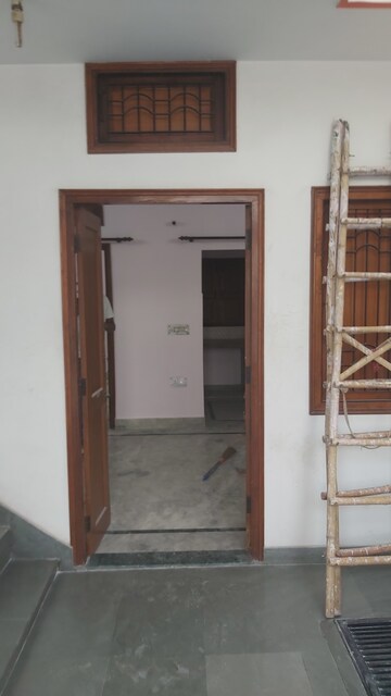 Kitchen in 1.5 BHK Builder Floor at Mayur Vihar – for Rent