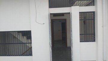 Building Lobby in 1.5 BHK Builder Floor at Mayur Vihar – for Rent