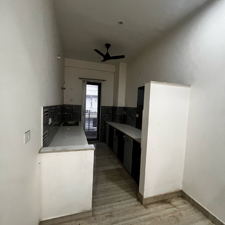 Room, puri-kohinoor 3 Bedroom 150 Sq.Ft. Builder Floor In Tikawali Faridabad 9180809