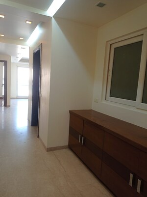 Room in 3 BHK Villa at Safdarjung Enclave – for Sale