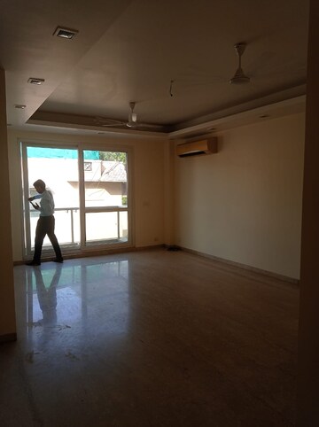 Room in 3 BHK Villa at Safdarjung Enclave – for Sale