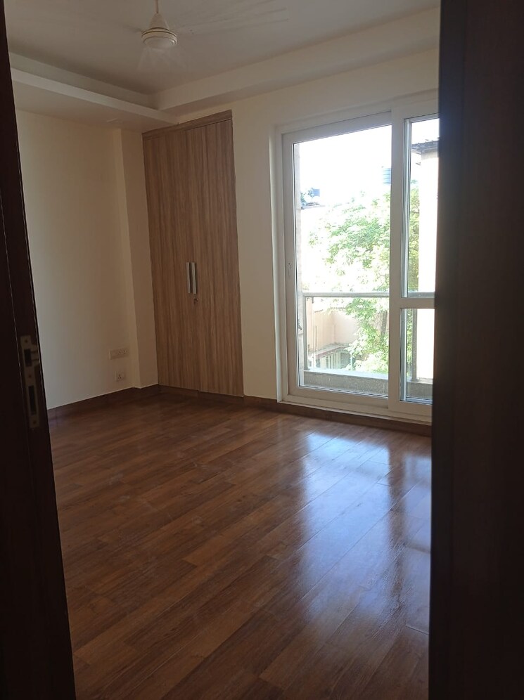 Room, safdarjung enclave 3 Bedroom 200 Sq.Yd. Villa In Safdarjung Enclave Delhi 9180817