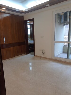 Room in 3 BHK Villa at Safdarjung Enclave – for Sale