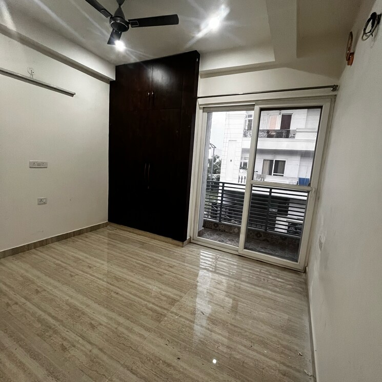 Room, puri-kohinoor 3 Bedroom 150 Sq.Ft. Builder Floor In Tikawali Faridabad 9180815