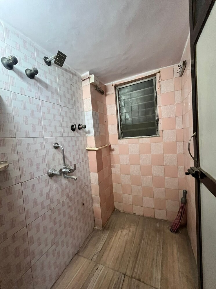Bathroom, andheri west 2 Bedroom 800 Sq.Ft. Apartment In Andheri West Mumbai 9180827