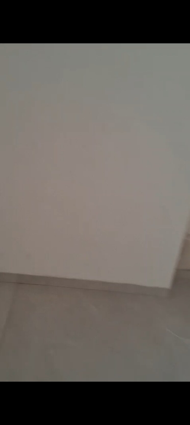 Room, vile parle west Commercial Office Space 635 Sq.Ft. In Vile Parle West Mumbai 9180834