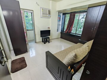 Team Area in 2 BHK Apartment at Prabhadevi – for Rent
