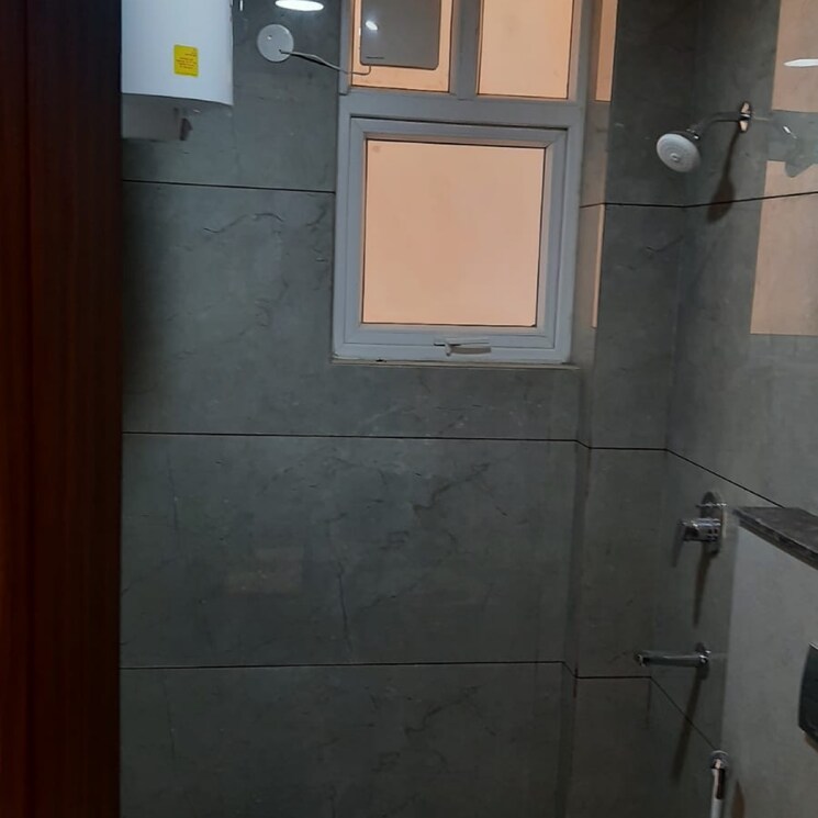 Bathroom, allwin-el-spazia 3 Bedroom 1638 Sq.Ft. Apartment In Nagla Road Zirakpur 9180873