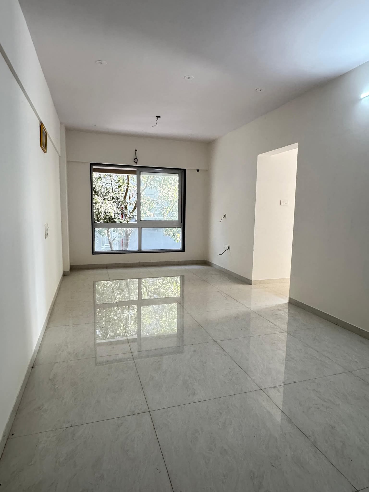 2.5 BHK + Extra Room Apartment For Sale in Veena Crest