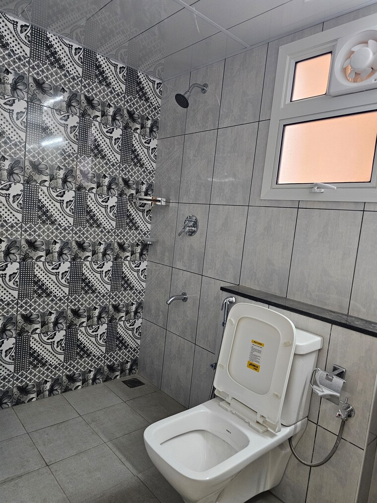 Bathroom, prestige-finsbury-park-hyde 2 Bedroom 999 Sq.Ft. Apartment In Bagaluru Bangalore 9180889