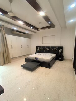 3 BHK + Servant Room Builder Floor For Sale in Defence Colony 